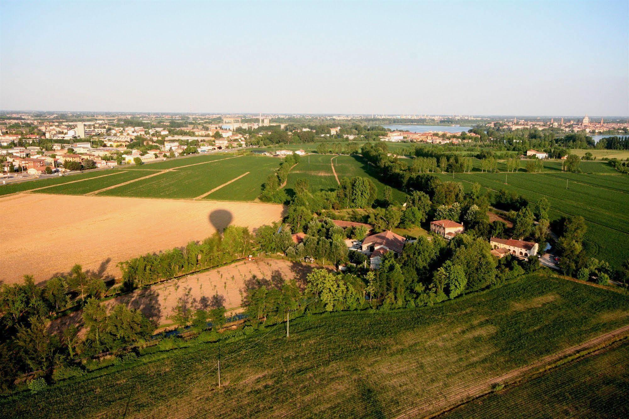 Agriturismo Corte San Girolamo Mantova Exterior photo